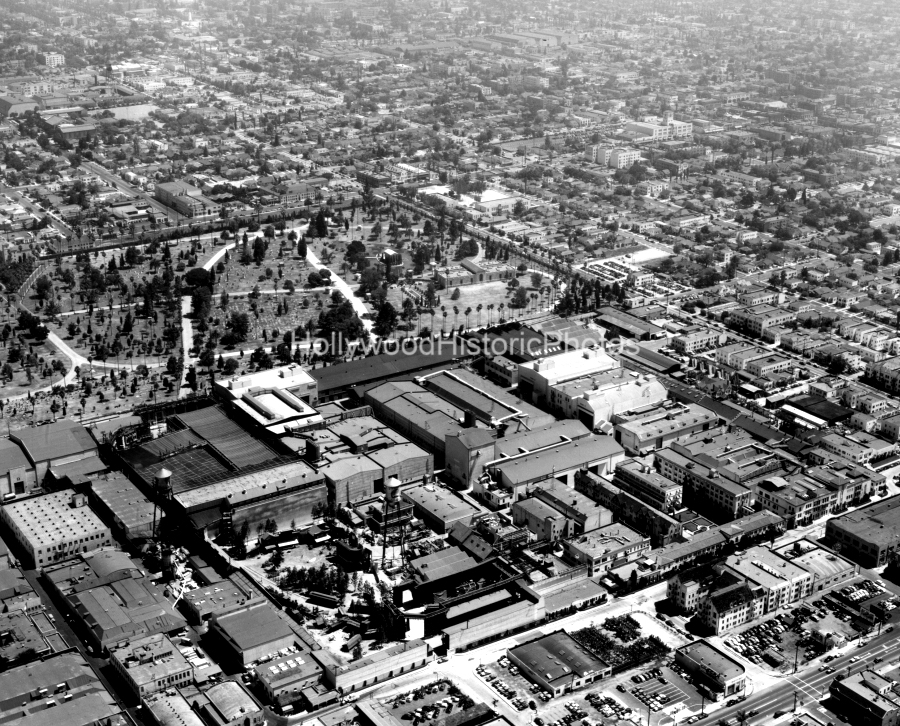 Paramount Pictures 1947 Aerial Hollywood Forever.jpg
